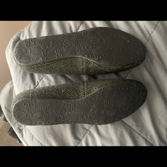 UGG Alloway Slippers-Like New - Picture 4 of 5